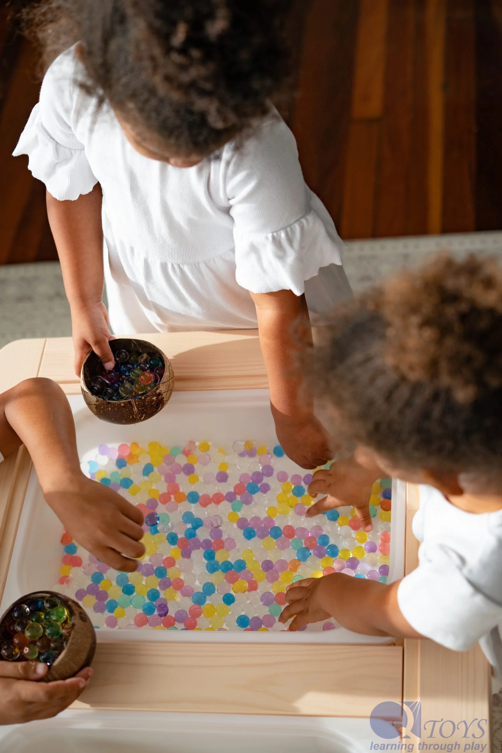 QToys Australien (USA) – Gemusterte Kokosnussschalen, Set mit 6 Stück